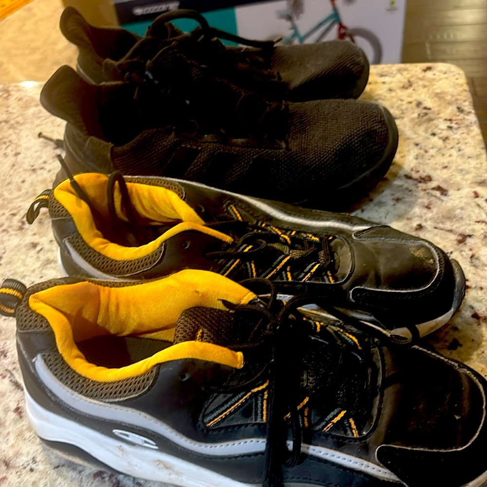 A 2 boys shoes Adidas & Champion size 6 boys